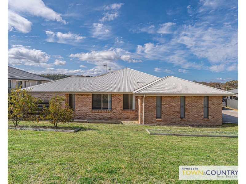 1/ 31 Arundel Drive, Armidale NSW 2350