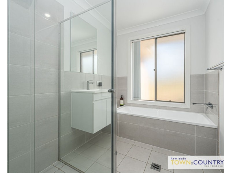 1/ 31 Arundel Drive, Armidale NSW 2350