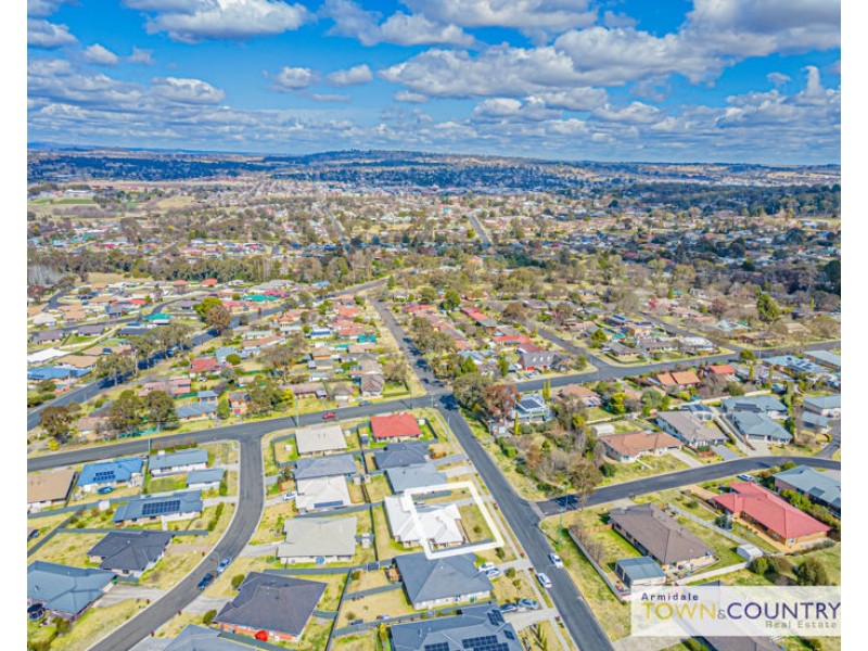 1/ 31 Arundel Drive, Armidale NSW 2350