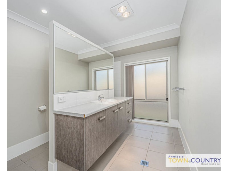 30 Holmfield Drive, Armidale NSW 2350