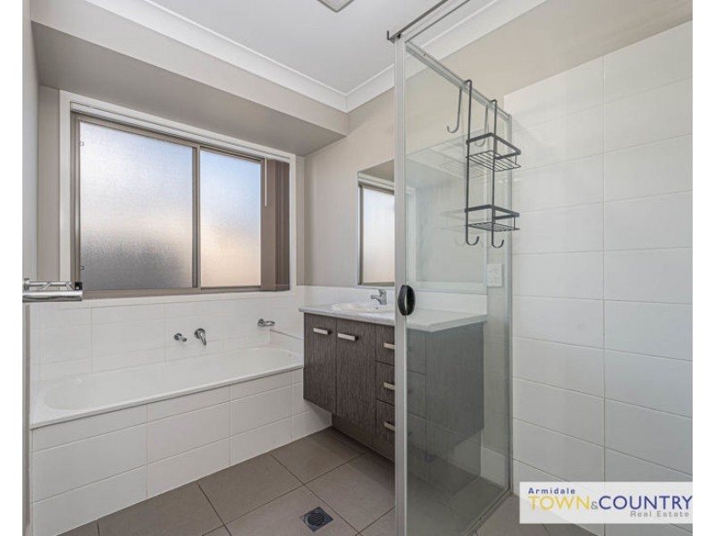 30 Holmfield Drive, Armidale NSW 2350