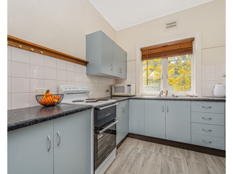 16 Marsh Street, Armidale NSW 2350