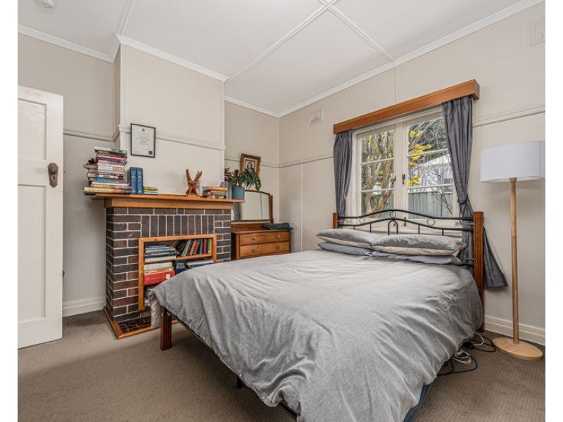 16 Marsh Street, Armidale NSW 2350