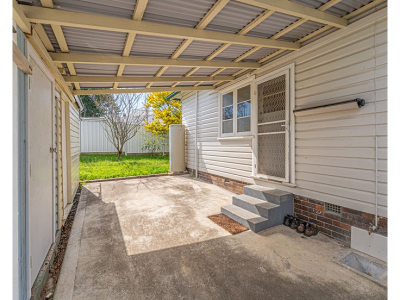 16 Marsh Street, Armidale NSW 2350