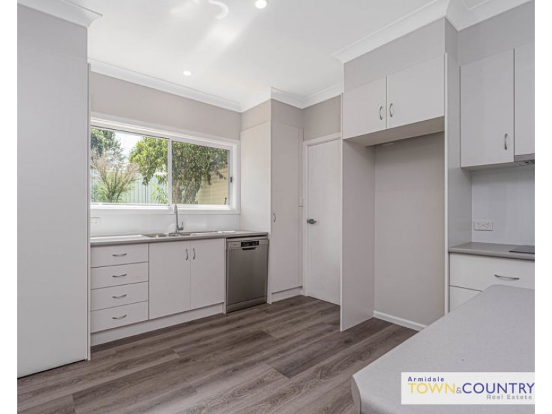 16 Marsh Street, Armidale NSW 2350