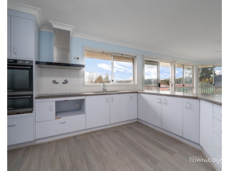 11 Glendower Close, Armidale NSW 2350