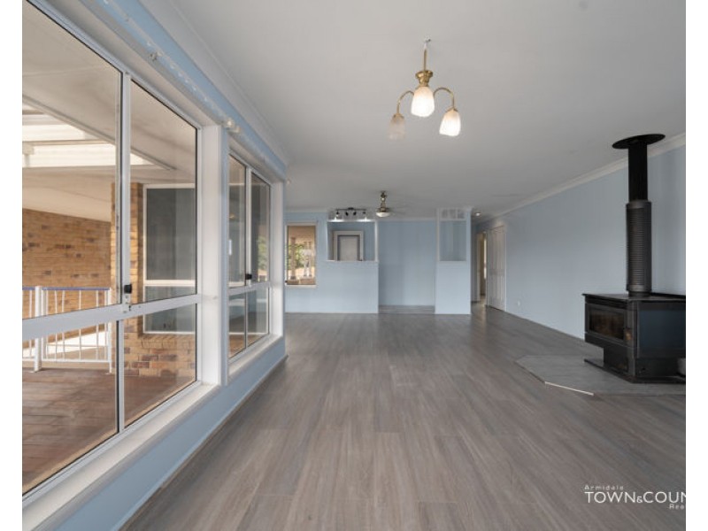 11 Glendower Close, Armidale NSW 2350