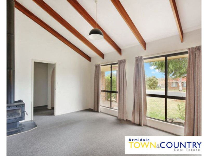 13 Jayne Close, Armidale NSW 2350