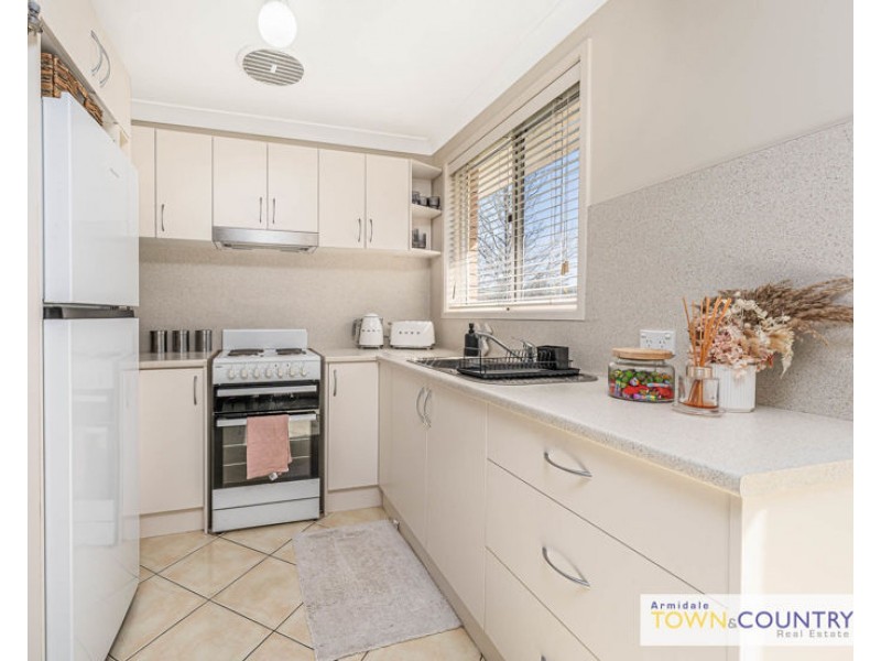 36 Verna Close, Armidale NSW 2350