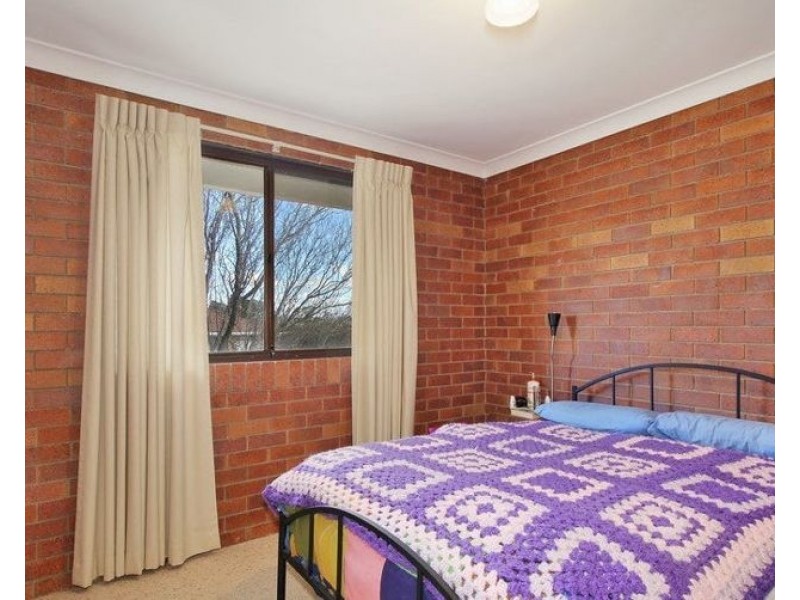 2/1 Verna Close, Armidale NSW 2350