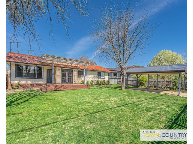 168B Galloway, Armidale NSW 2350