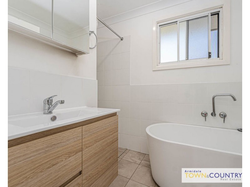 168B Galloway, Armidale NSW 2350