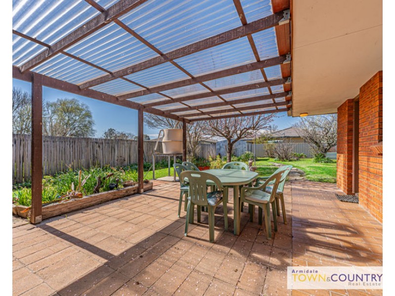 9 Phyllis Crescent, Armidale NSW 2350
