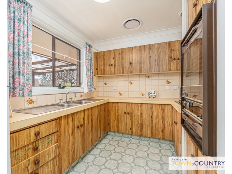 9 Phyllis Crescent, Armidale NSW 2350