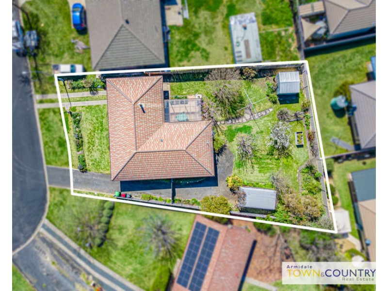 9 Phyllis Crescent, Armidale NSW 2350