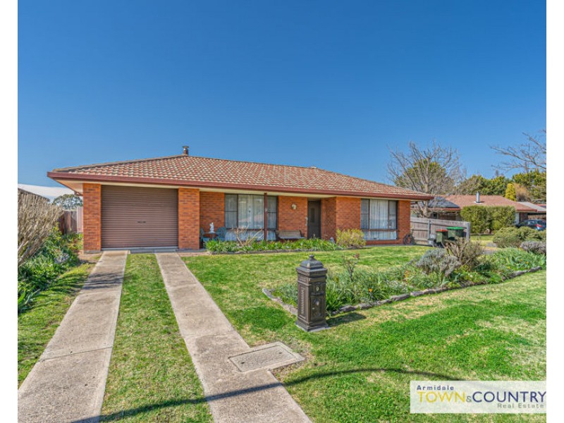 9 Phyllis Crescent, Armidale NSW 2350