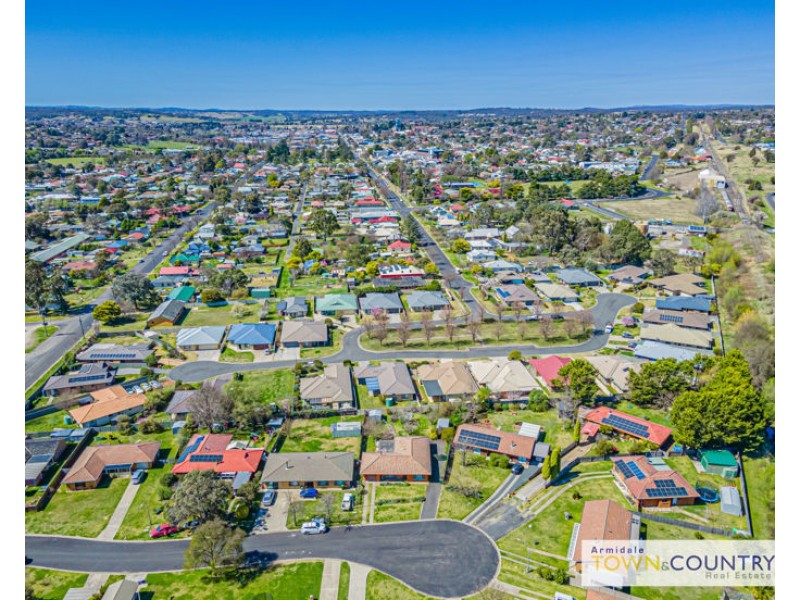 9 Phyllis Crescent, Armidale NSW 2350