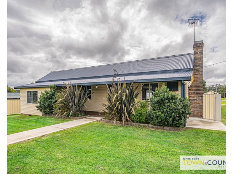 31 John Street, Uralla NSW 2358