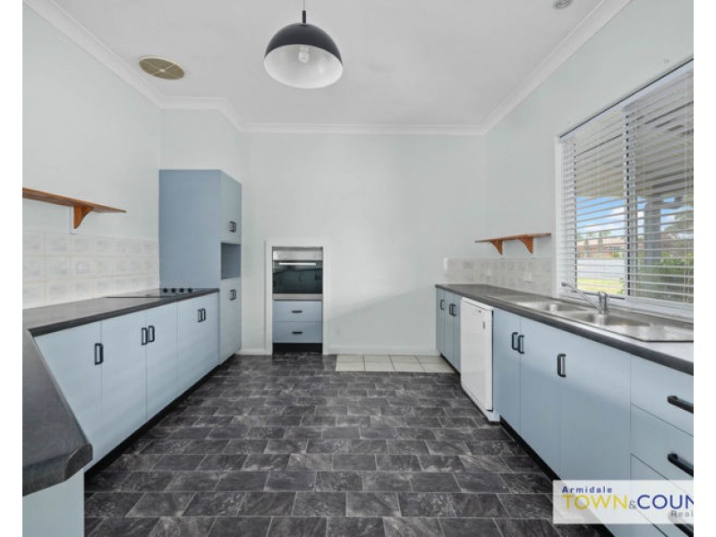 31 John Street, Uralla NSW 2358
