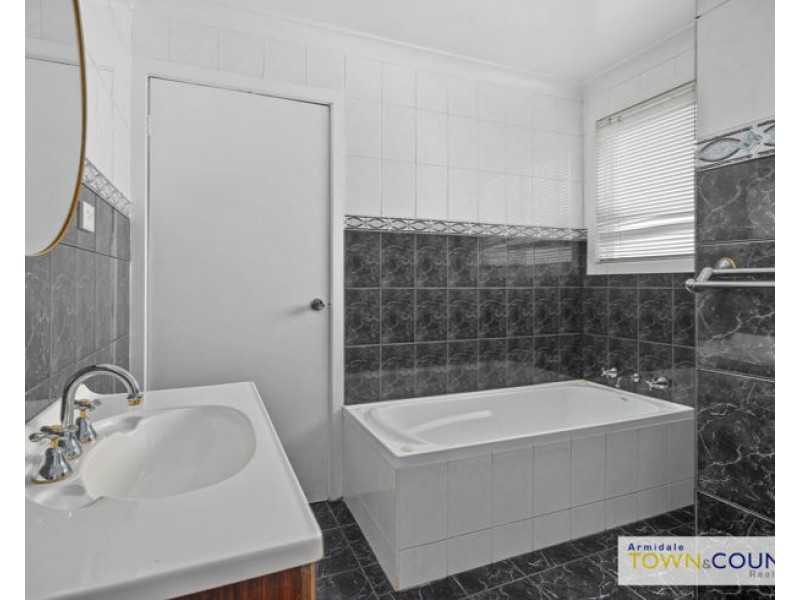 31 John Street, Uralla NSW 2358