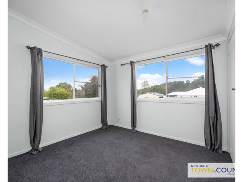 31 John Street, Uralla NSW 2358