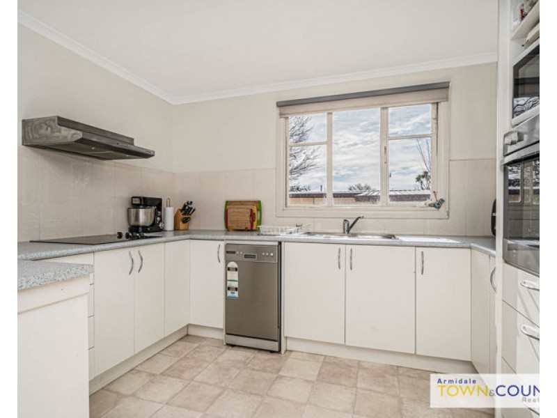 7 Barry Street, Armidale NSW 2350