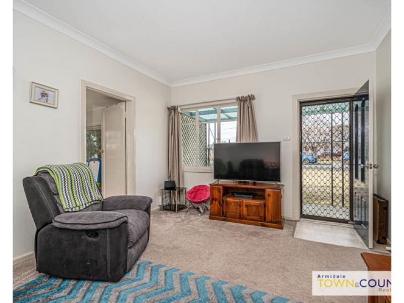 7 Barry Street, Armidale NSW 2350