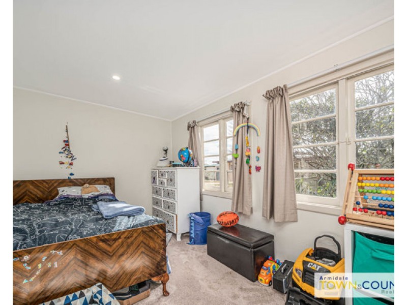 7 Barry Street, Armidale NSW 2350