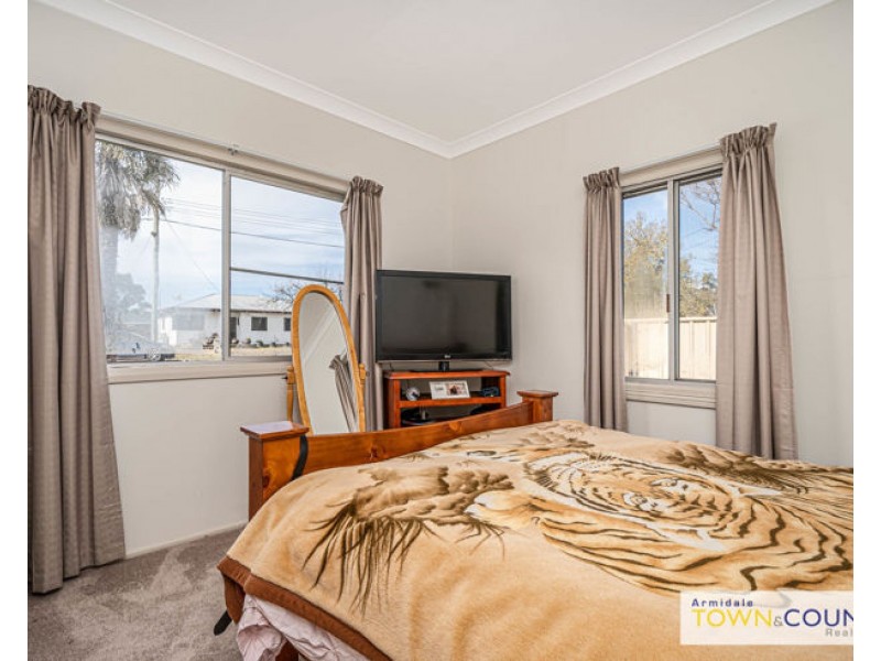 7 Barry Street, Armidale NSW 2350