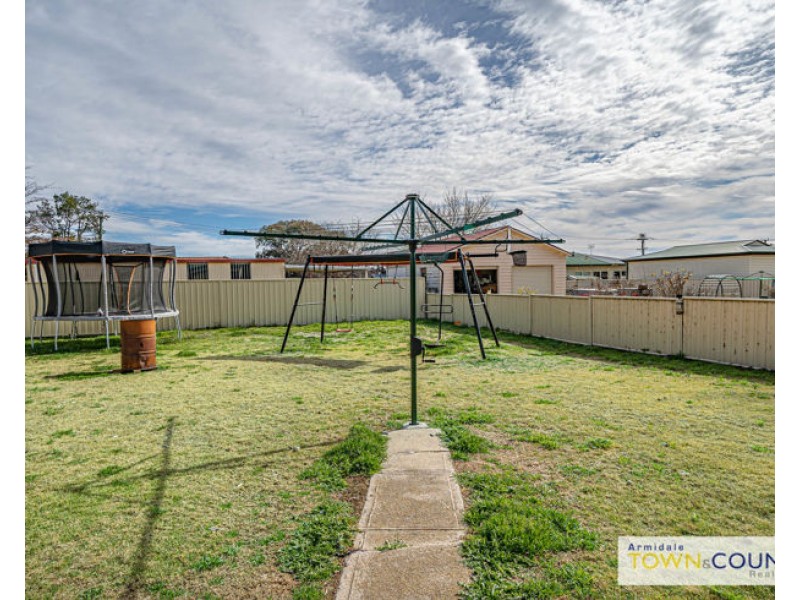 7 Barry Street, Armidale NSW 2350