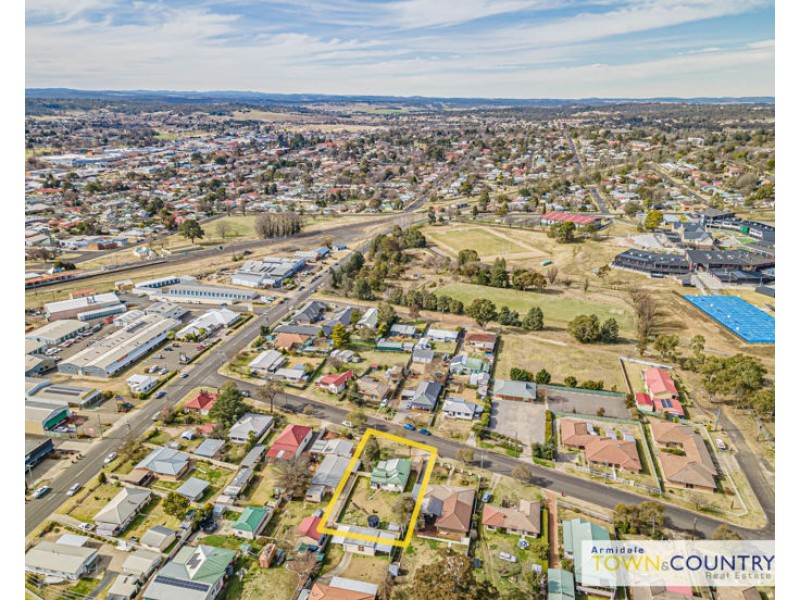 7 Barry Street, Armidale NSW 2350