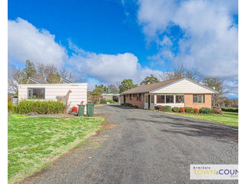 52 Budumba Road, Armidale NSW 2350
