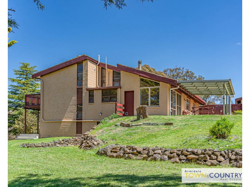 62 Edward Drive, Armidale NSW 2350