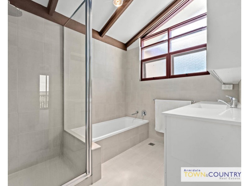 62 Edward Drive, Armidale NSW 2350