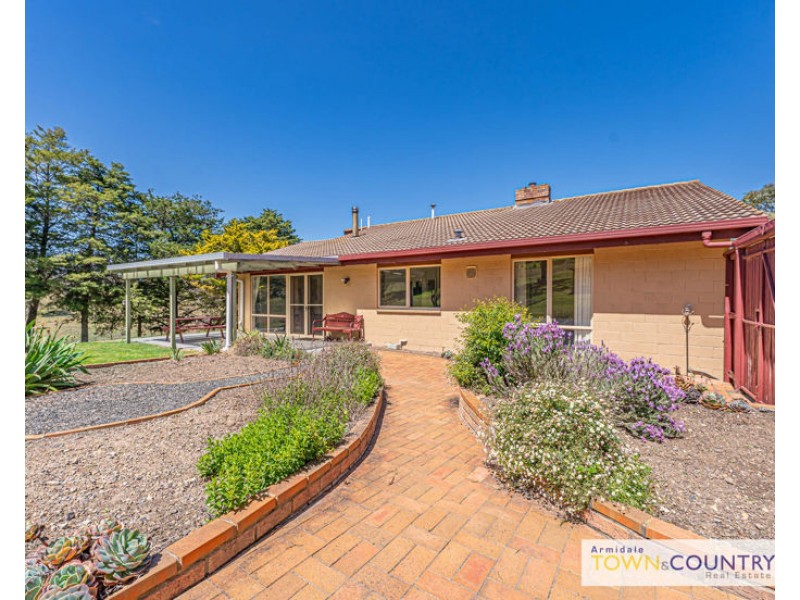 62 Edward Drive, Armidale NSW 2350
