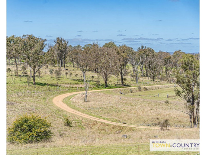 62 Edward Drive, Armidale NSW 2350