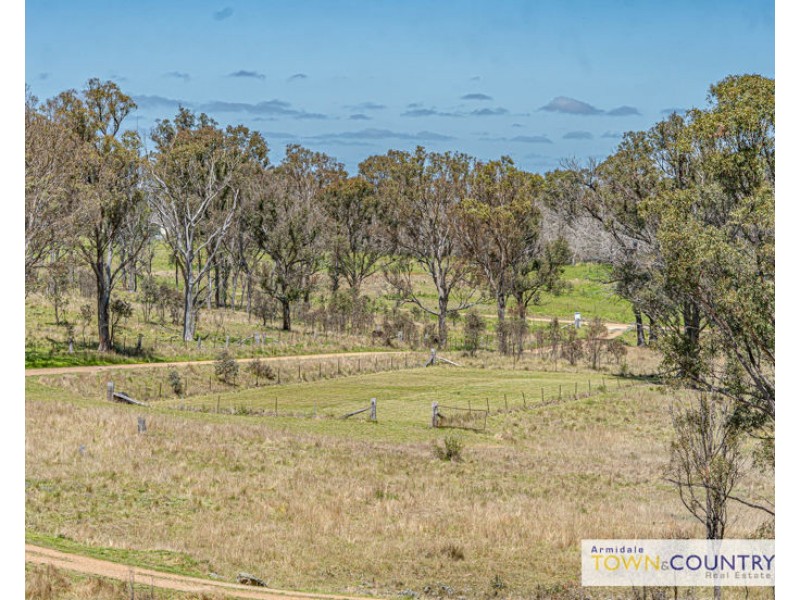 62 Edward Drive, Armidale NSW 2350