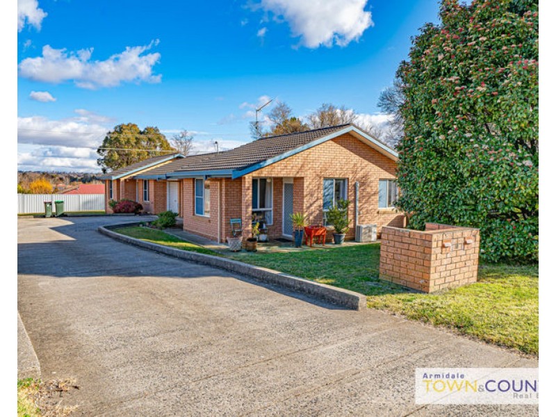 1 & 2/10 Northey Drive, Armidale NSW 2350