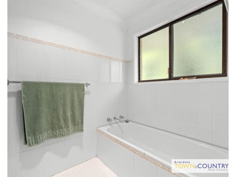 5 Haga Place, Armidale NSW 2350