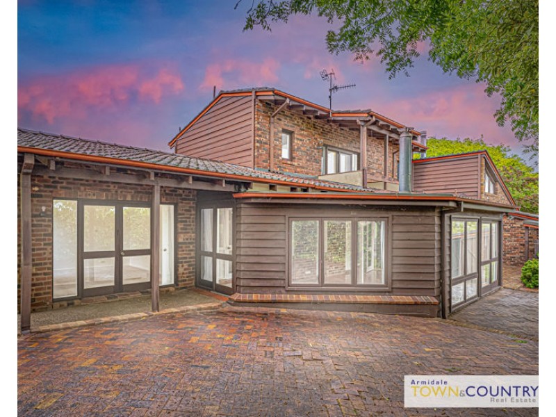 77 Perrott Street, Armidale NSW 2350