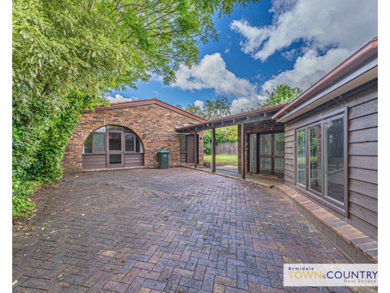77 Perrott Street, Armidale NSW 2350