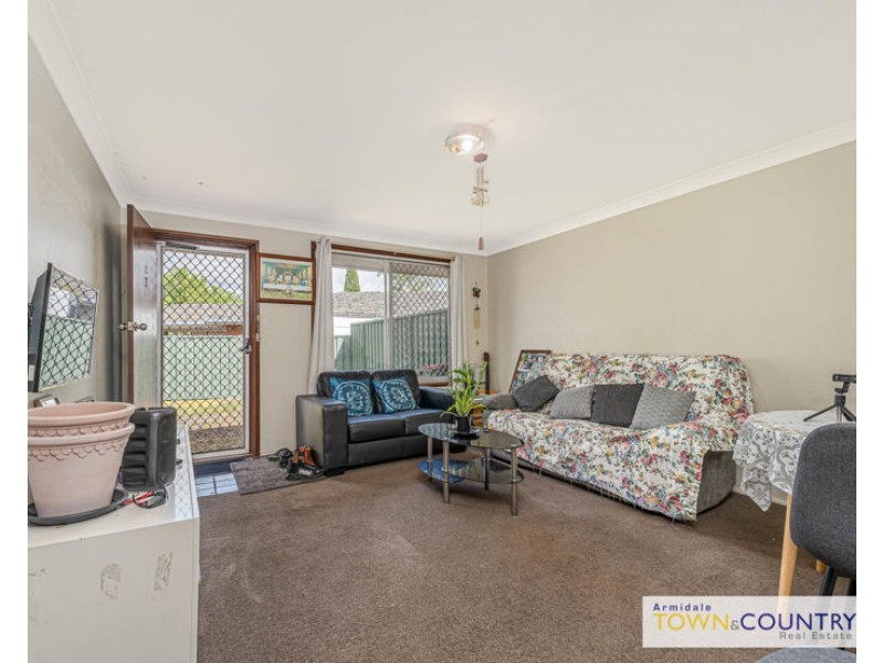 1, 2 & 3 11 Queen Elizabeth Drive, Armidale NSW 2350
