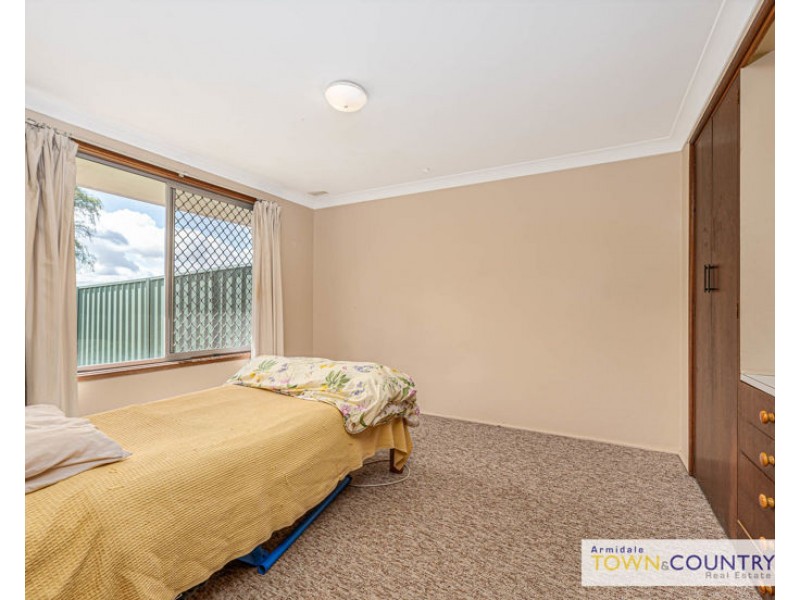 1, 2 & 3 11 Queen Elizabeth Drive, Armidale NSW 2350