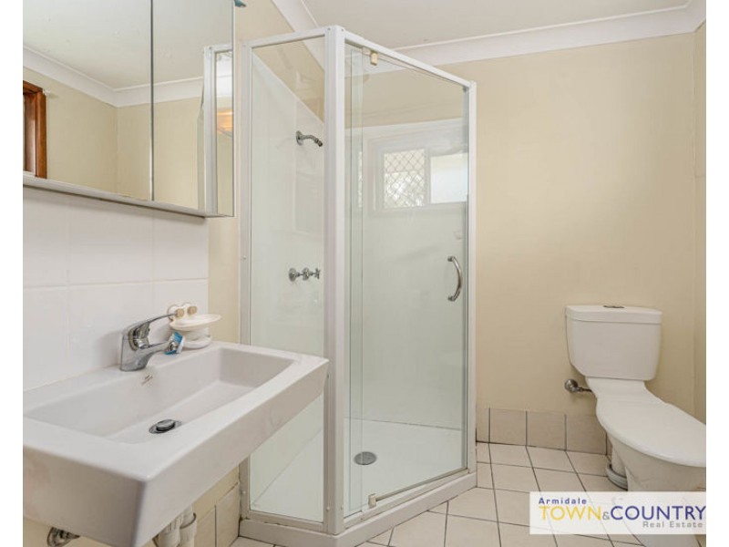 1, 2 & 3 11 Queen Elizabeth Drive, Armidale NSW 2350