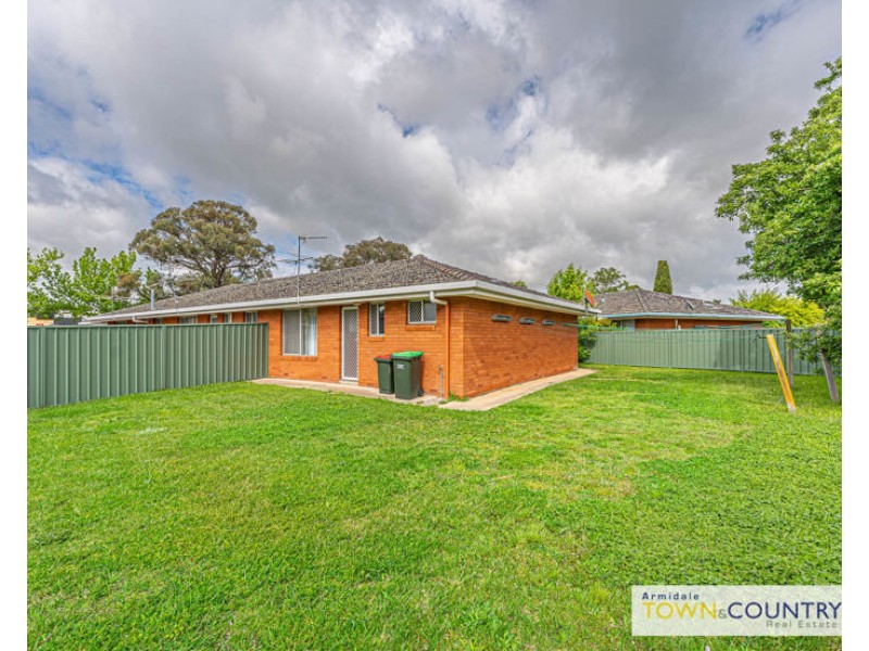 1, 2 & 3 11 Queen Elizabeth Drive, Armidale NSW 2350