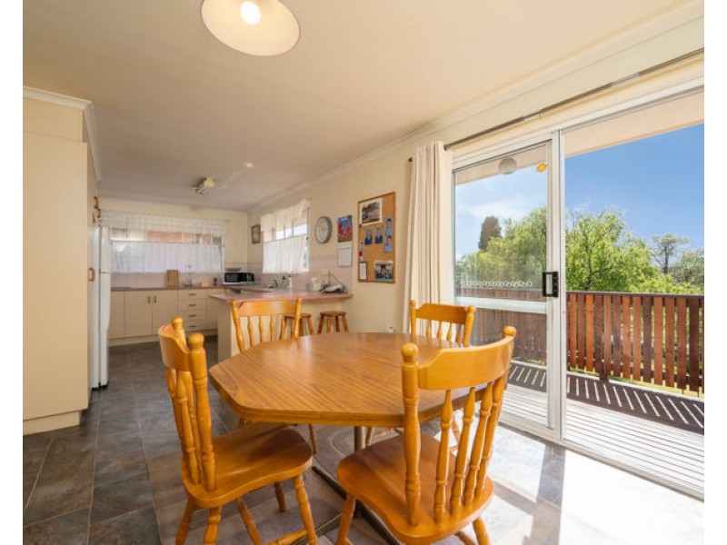 73 Glen Innes Road, Armidale NSW 2350