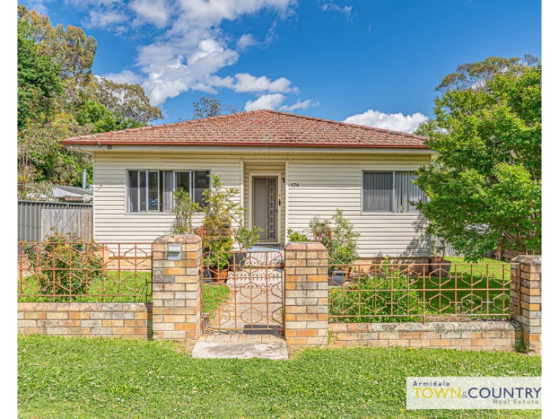 174 Chapel Street, Armidale NSW 2350