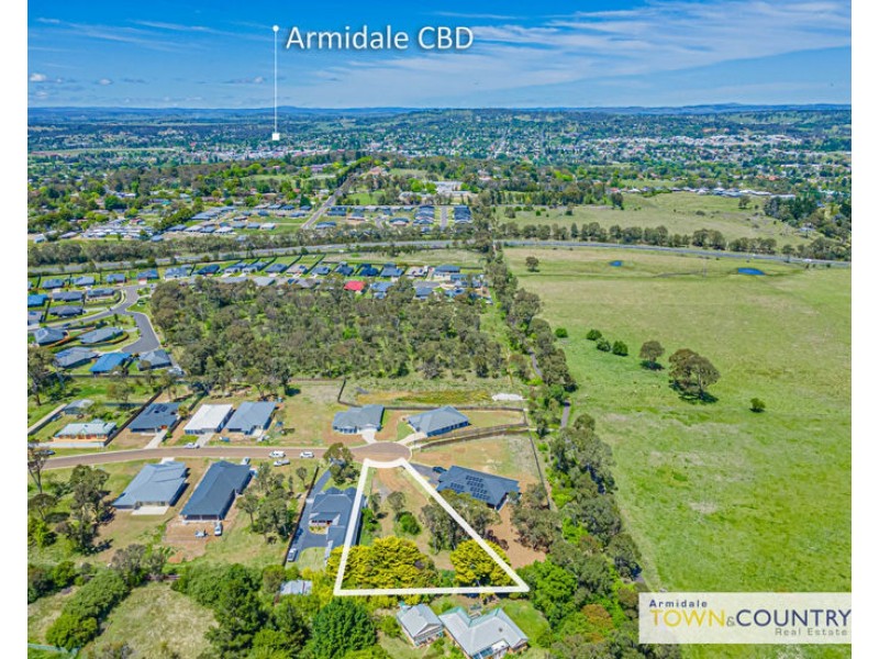 30 Campbell Parade, Armidale NSW 2350