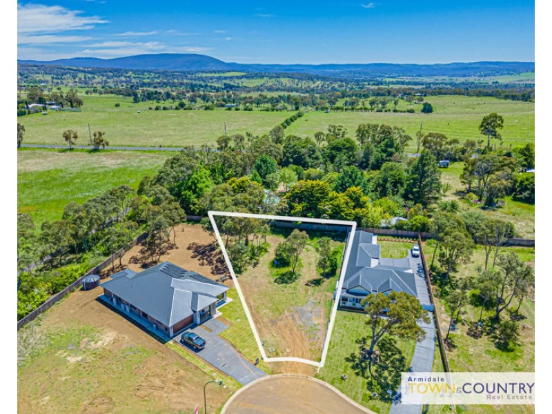 30 Campbell Parade, Armidale NSW 2350