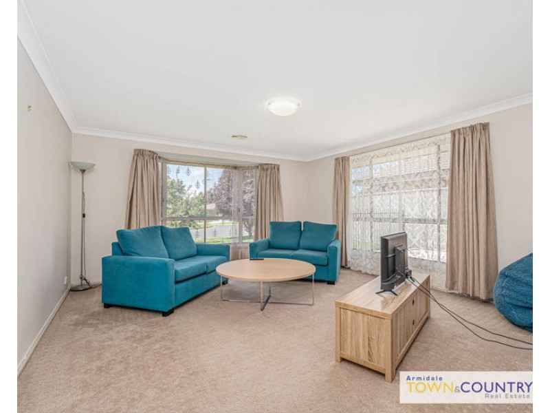 8 Rusden Court, Armidale NSW 2350